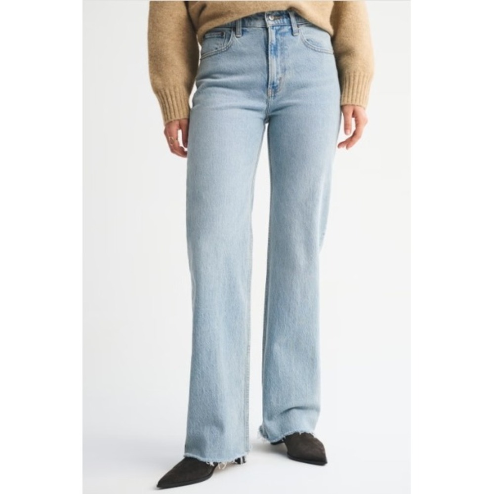 Abercrombie & Fitch 90s Relaxed Jeans High Rise Curve Love Raw Hem Blue‎ 26/2R